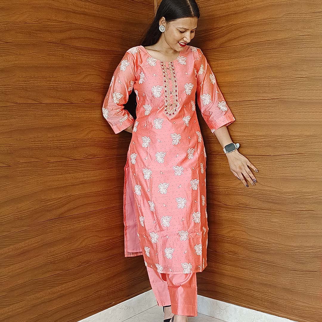 Pahnawaa Peach Silk Suit Set with Round Neck