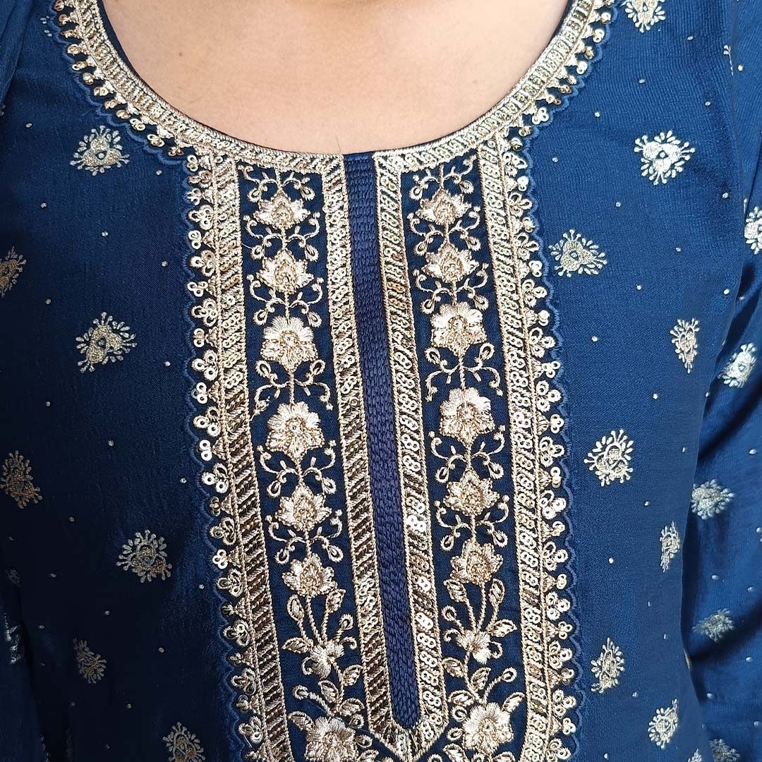 Pahnawaa Peacock Suit Set with Round Neck