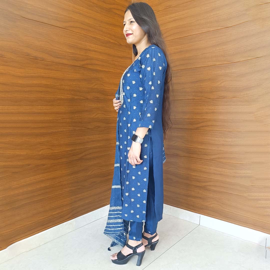 Pahnawaa Peacock Suit Set with Round Neck