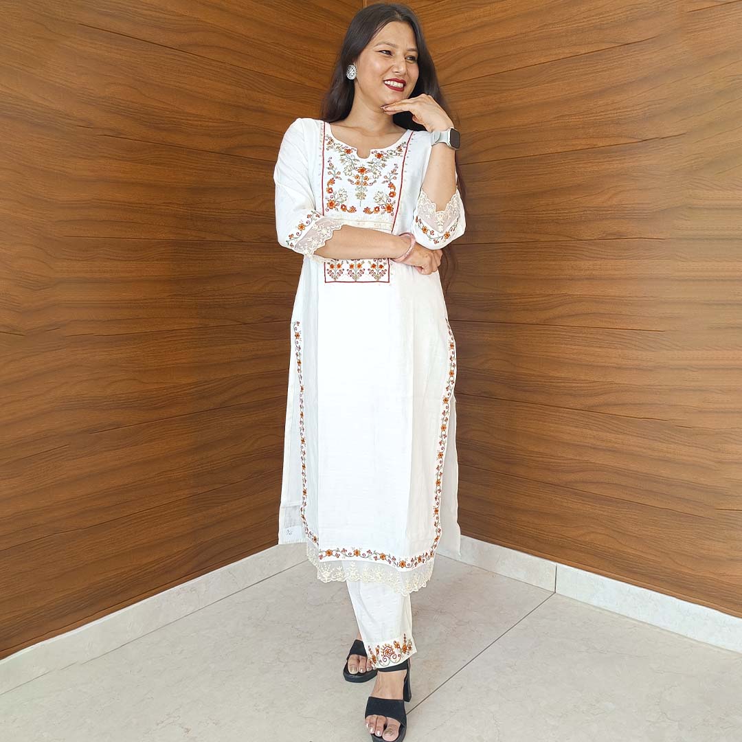 Pahnawaa White Suit Set with Round Neck