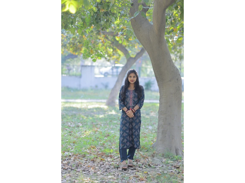 Pahnawaa Midnight Blossom Straight Kurta
