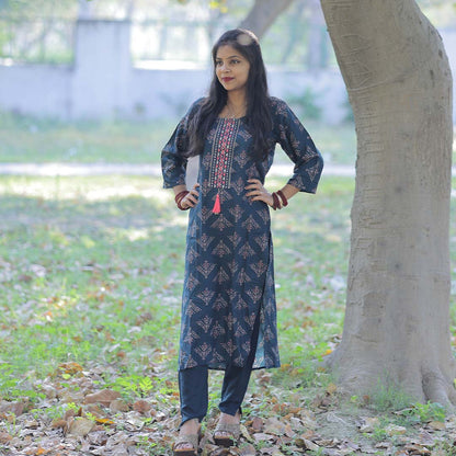 Pahnawaa Midnight Blossom Straight Kurta