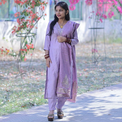 Pahnawaa Regal Mauve Zari Suit Set