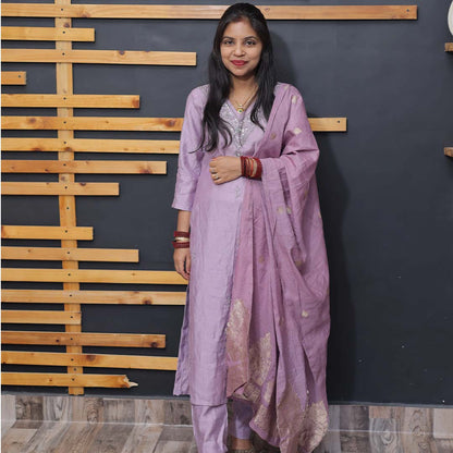 Pahnawaa Regal Mauve Zari Suit Set