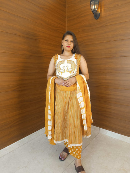 Pahnawaa Mustard Handwork Kurti Set with Shankh Design