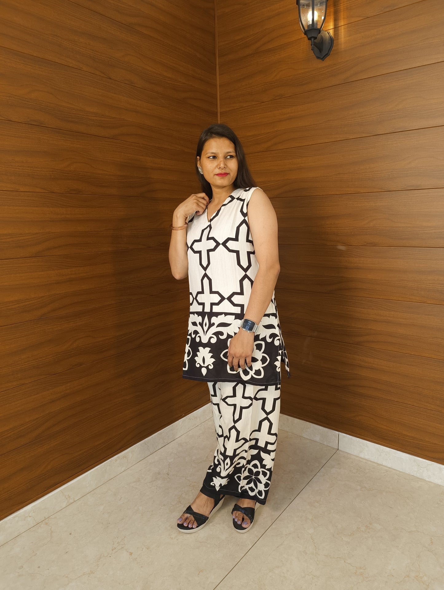 Pahnawaaa White Black Printed Cord Set