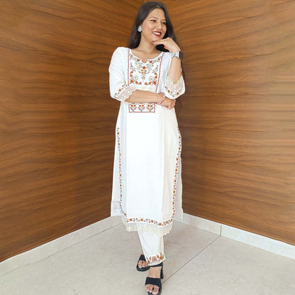 Pahnawaa White Suit Set with Round Neck