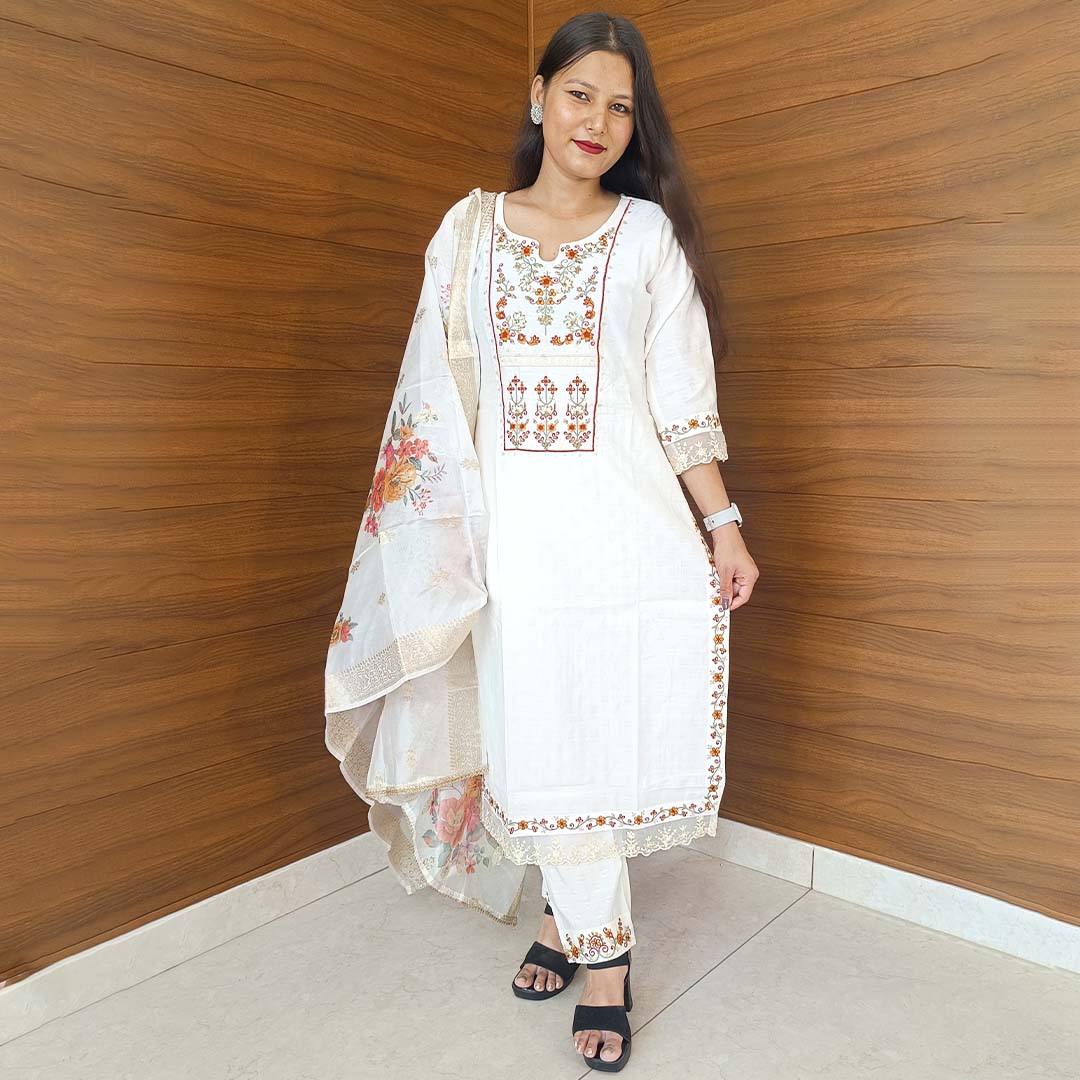 Pahnawaa White Suit Set with Round Neck